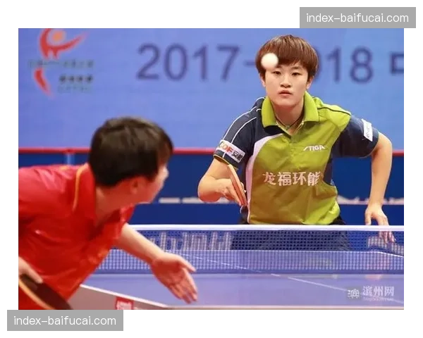 全英赛女双决赛上演马拉松大战,韩国组合鏖战三局险胜日本组合。 全英赛女双决赛上演马拉松大战,韩国组合鏖战三局险胜日本组合。